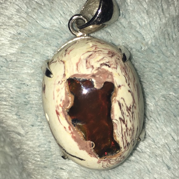 Jewelry - Mexican Opal Pendant